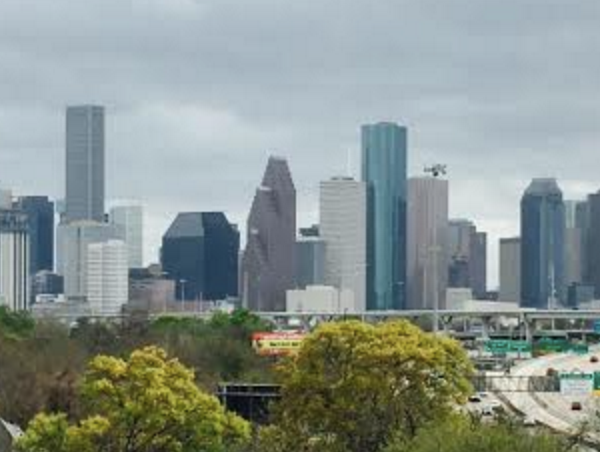 Seniors take in the downtown Houston skyline atop Raven Tower. 