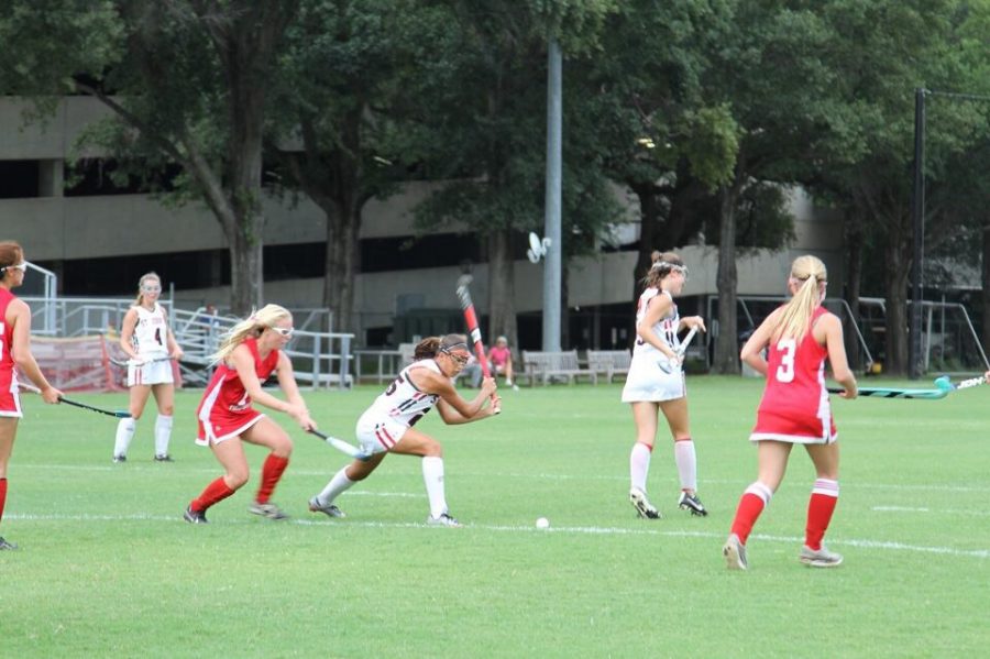 The Mavericks field hockey team plays a scrimmage at the Hockaday School round robin tournament. 