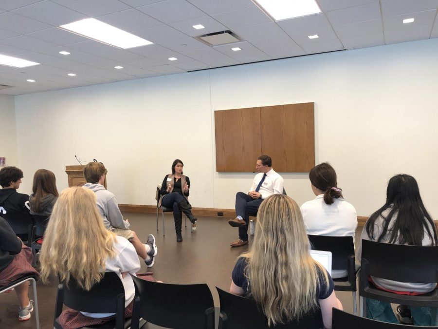 Erin Mincberg addresses students in the Chao Room.