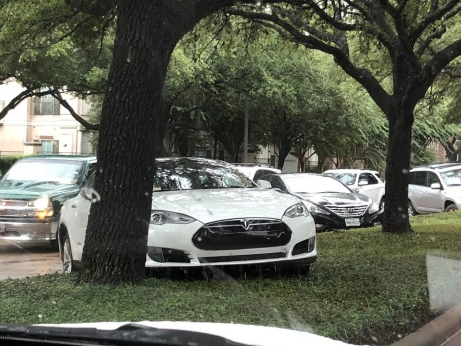 As student drivers face the floodwaters on their drives home, other Houstonians use creative and desperate ways to avoid the traffic.