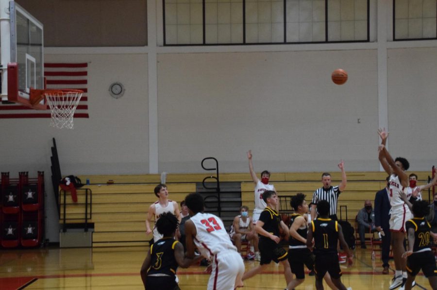 Boys basketball wins season opener against Fort Bend Christian Academy