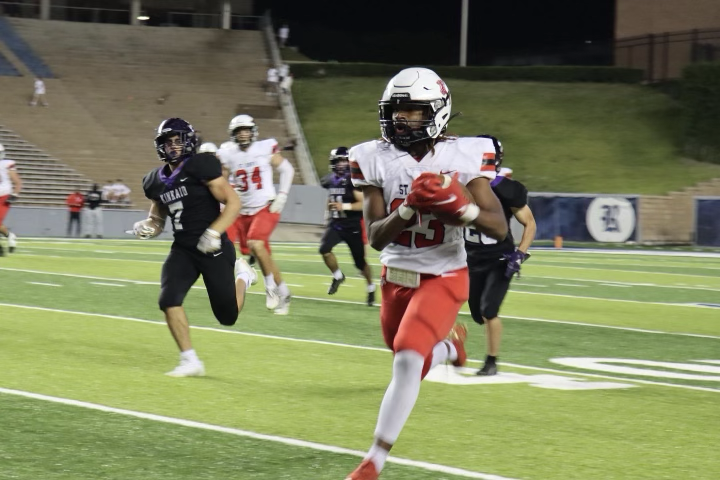 Video: Mavs play Falcons in annual Kinkaid football game